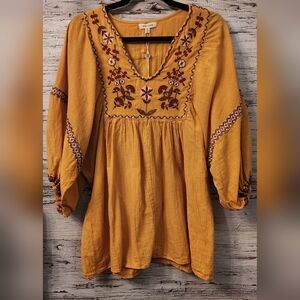 NWT Max studio embroidered bohemian flowy top.